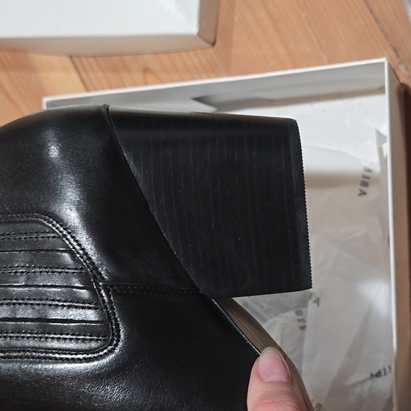 Black booties - Picture 3 of 3